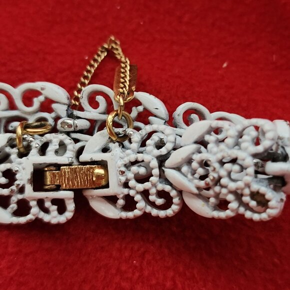 Vintage 1960's Monet White Enamel on Silverplate Filigree Floral Design Bracelet - Picture 10 of 16